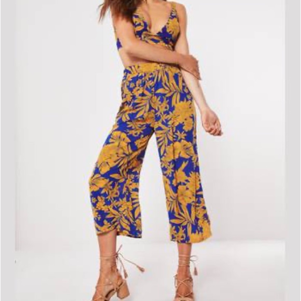 NWT Missguided - Blue/Yellow Floral Culottes